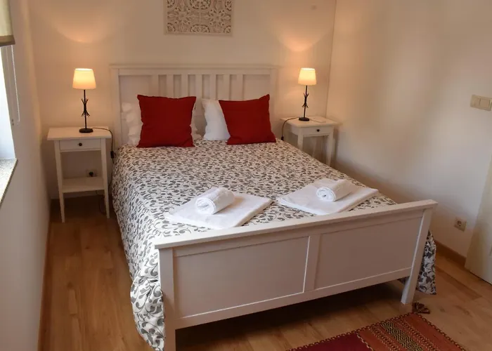 Casa Da Romeira بيت للعطل